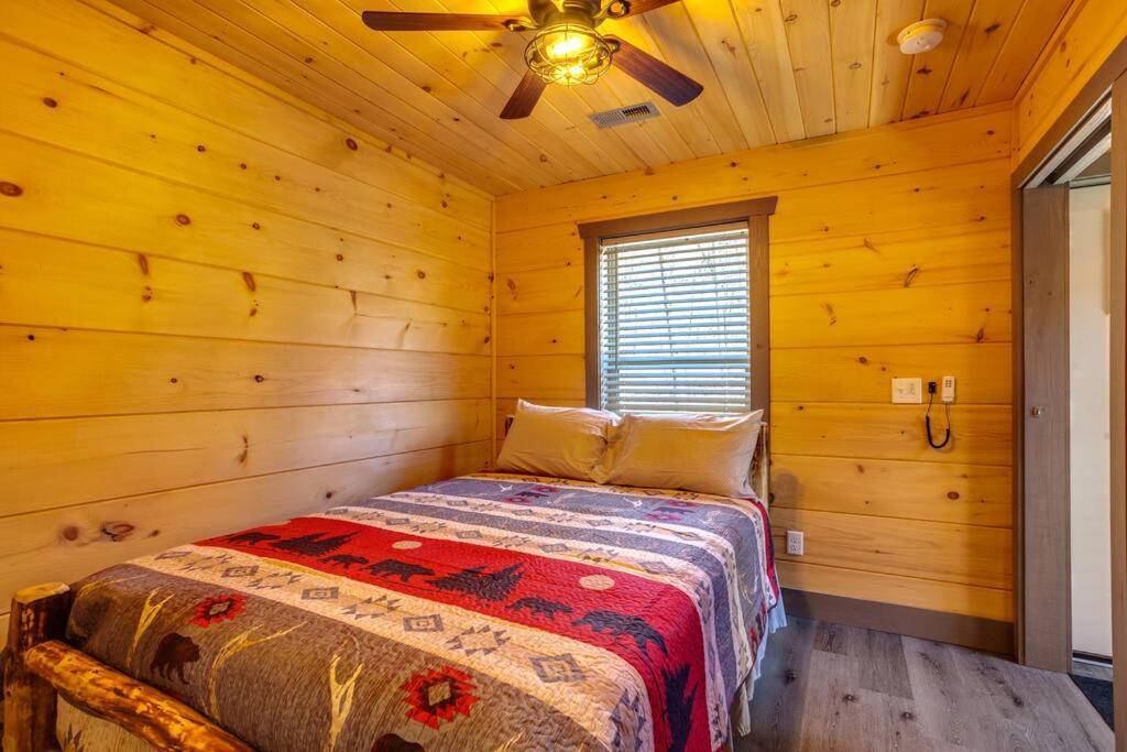 Dancing Bear Cabin- Relax & Enjoy! 세비어빌 외부 사진